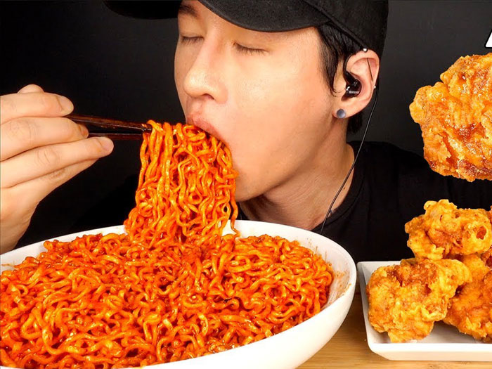Fenomena-Mukbang-pic 1